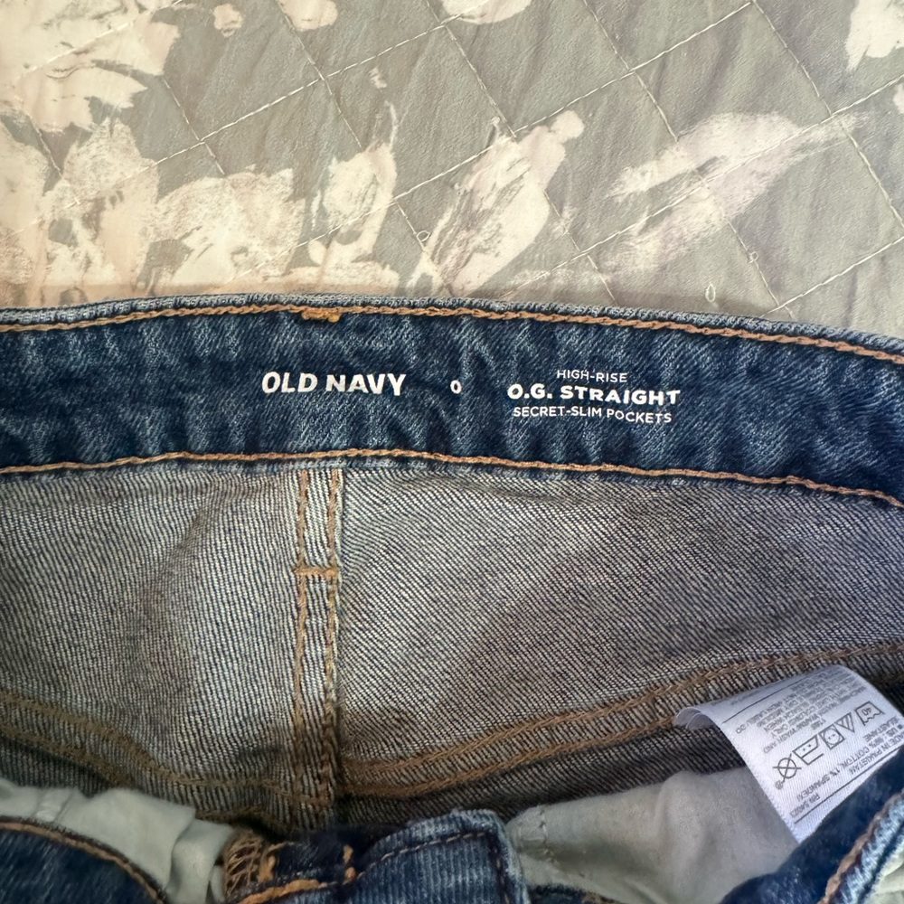 Old Navy OG Straight Jeans - Picture 3 of 3